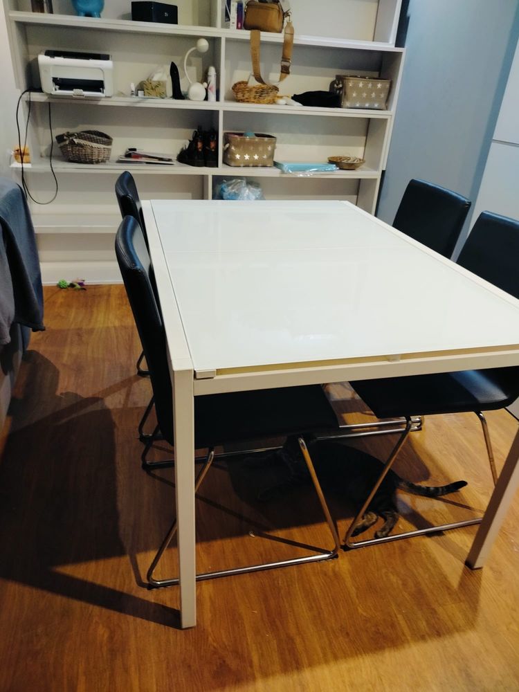 Stół rozkładany z 4 krzesłami Ikea