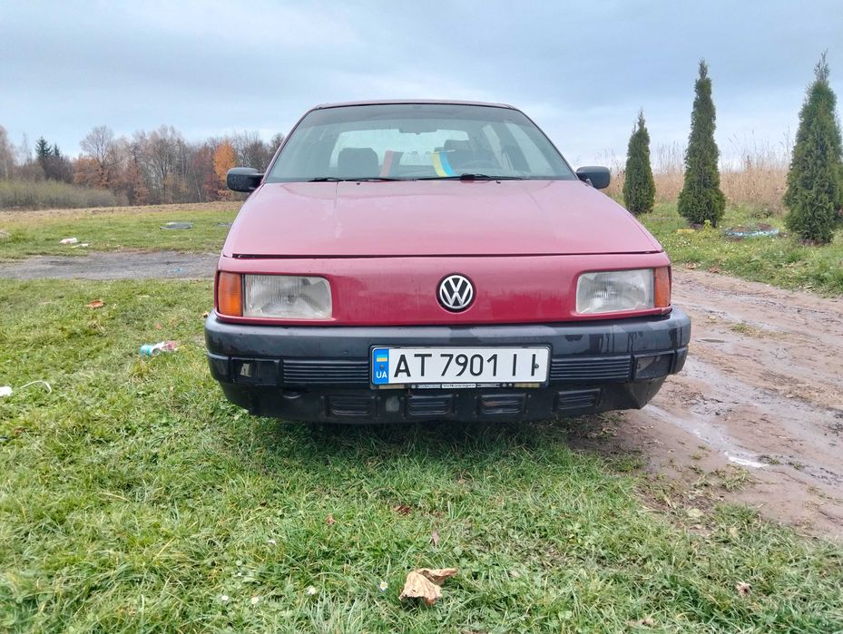 Продам Пассат б3 1.8 газ/бензин на ходу