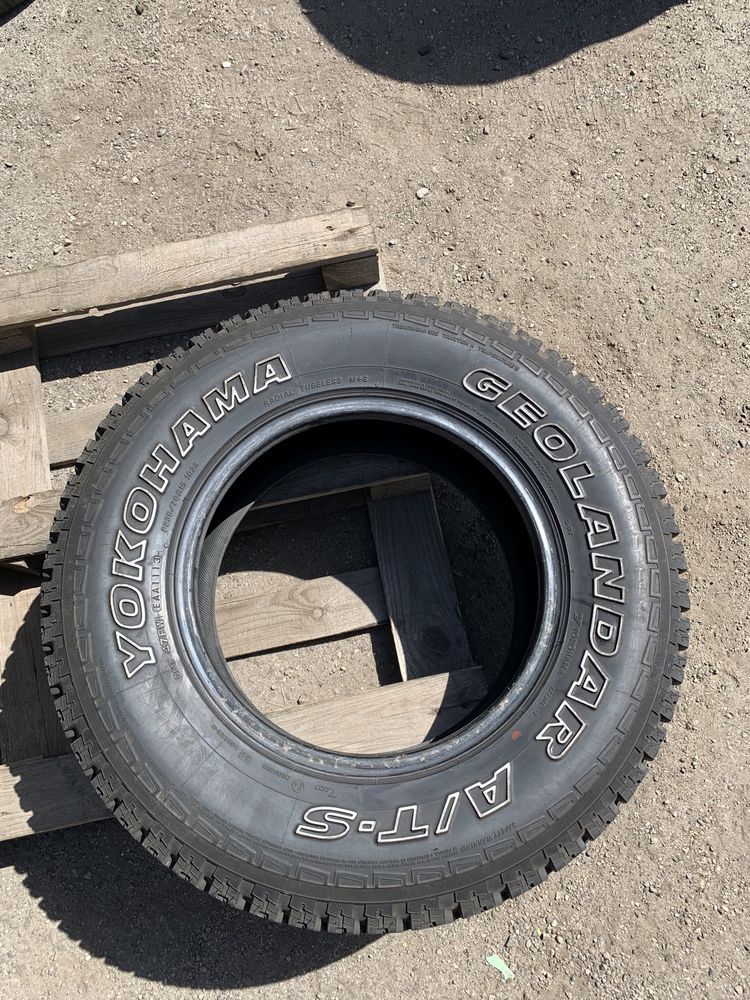 2шт 235/70R15 Yokohama Geolandar A/T, СКЛАД Б/У РЕЗИНЫ