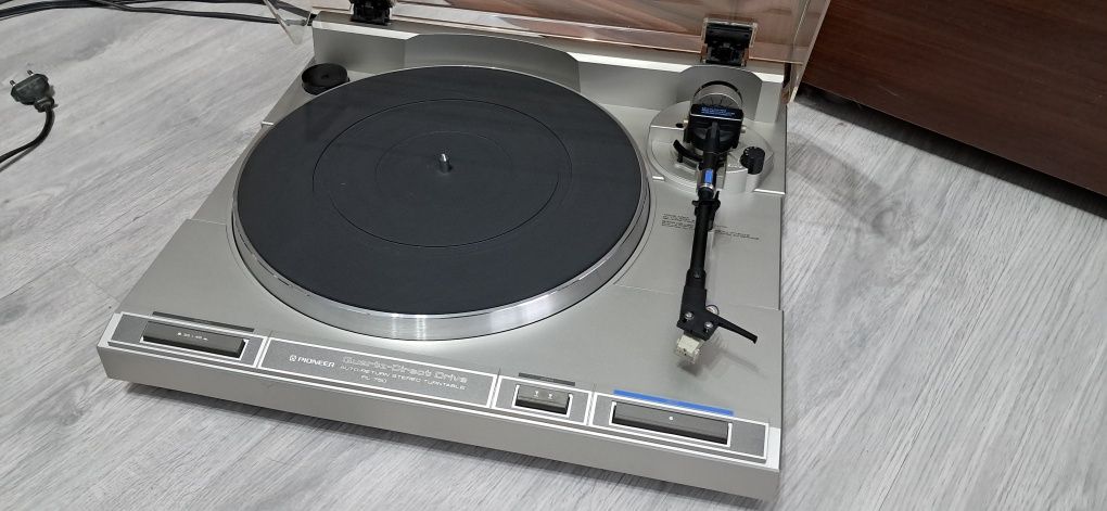 Gramofon półautomatyczny pioneer pl-750