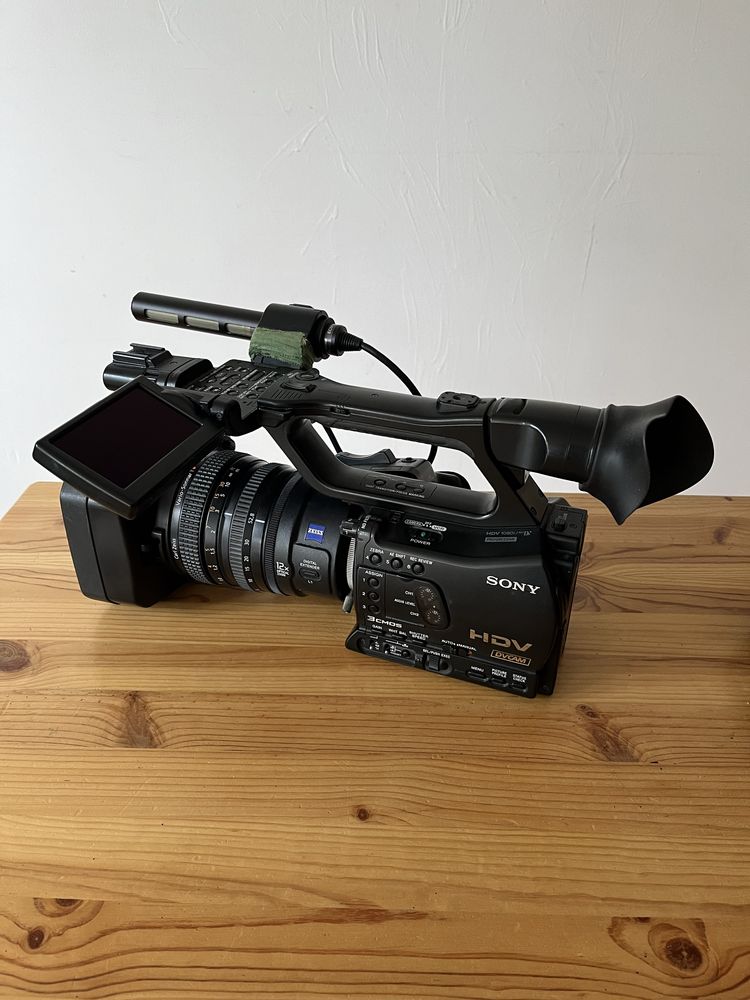 Kamera Sony HVR-Z7P z dwoma obiektywami torbą baterią i mikrofonem