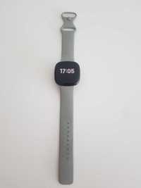 Fitbit Versa 3 Szary pasek Smartwatche NFC