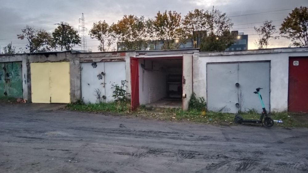 Sprzedam garaż za Elemixem