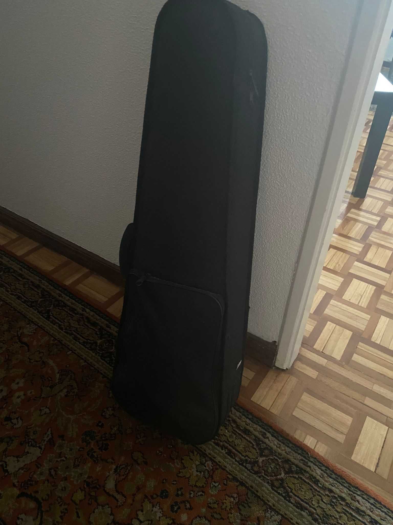 Cremona SV-175 4/4 com Case