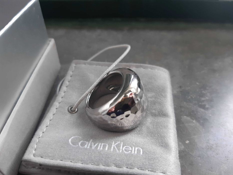 Anel original Calvin Klein, na embalagem original, nunca usado