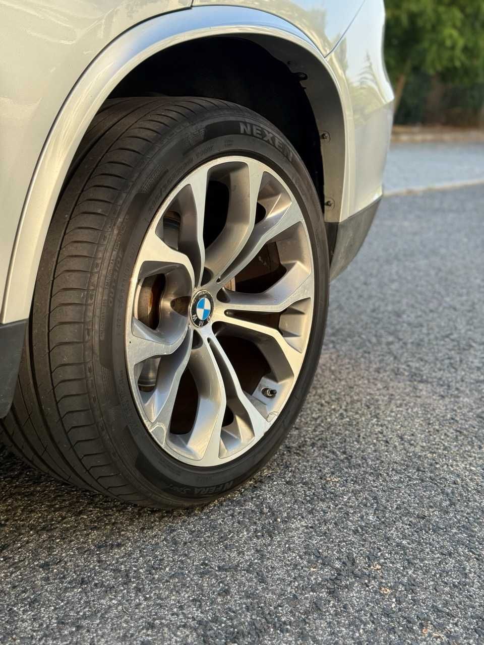 BMW X5 40e xDrive Hibrido – Pure Excellence  (muitos extras)