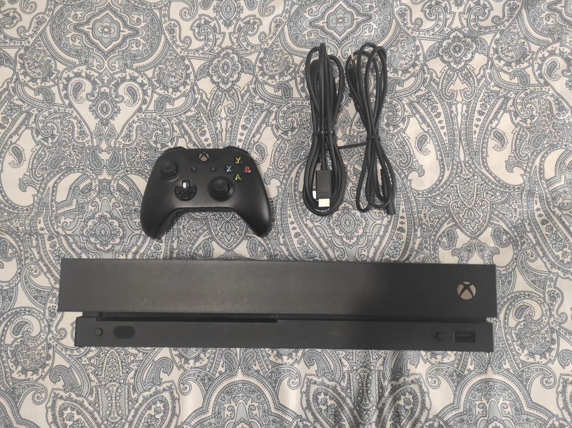 Xbox one 1TB com comando e Caixa