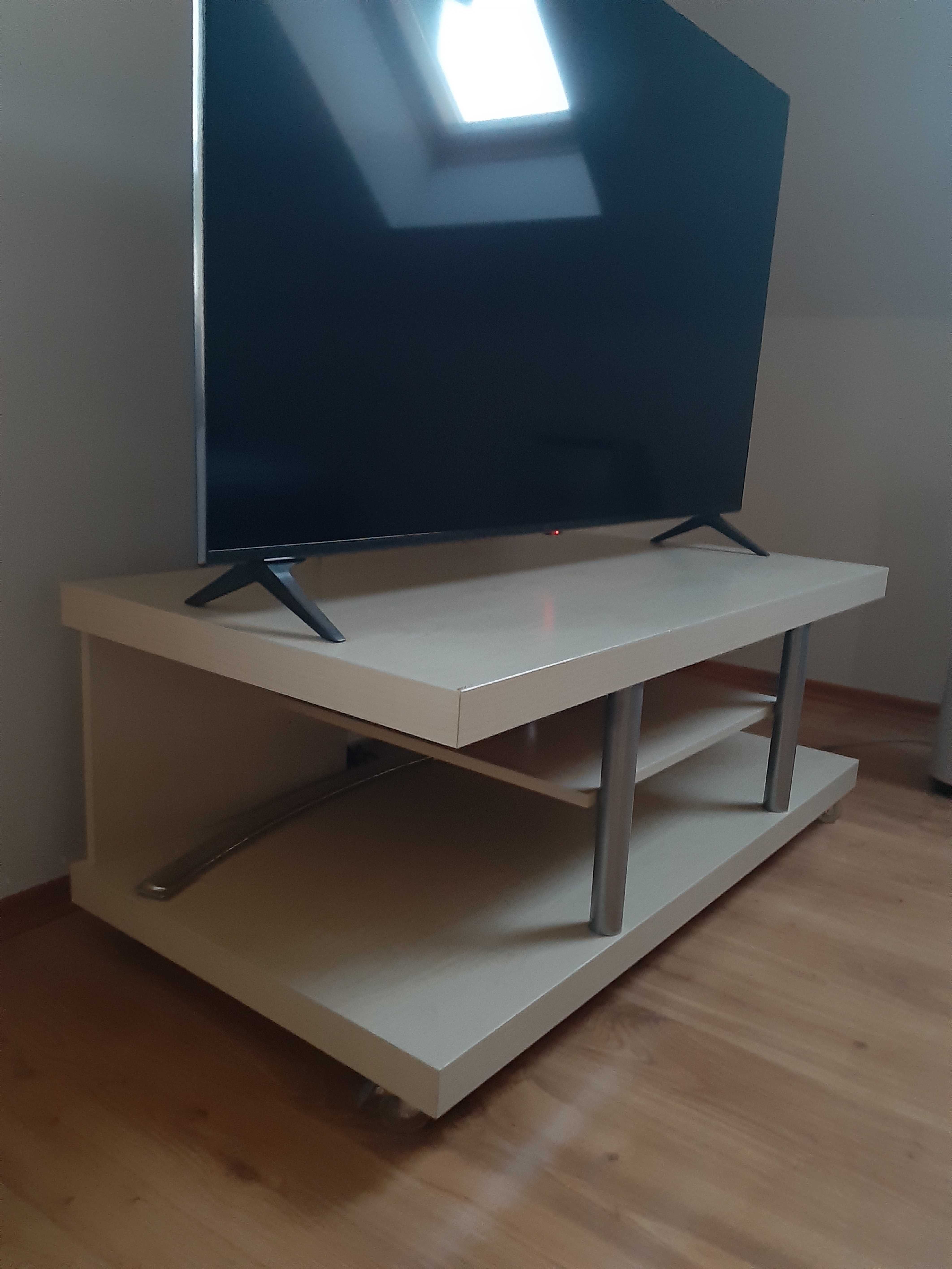 Szafka pod telewizor na kółkach
