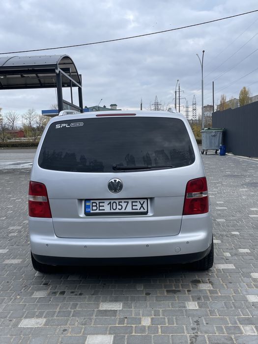 Volkswagen touran