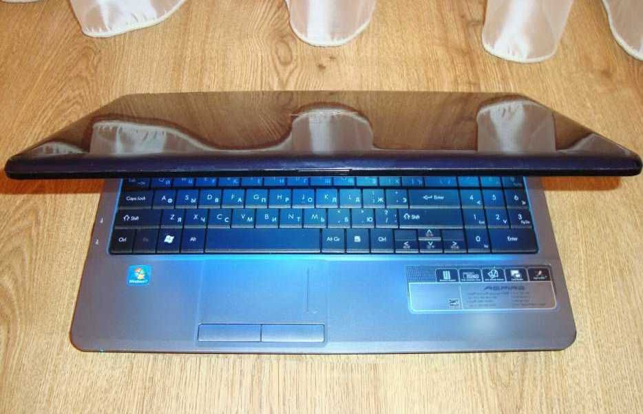 Ноутбук ACER Aspire  (Windows 7) Большой экран - 17.3" дюймов
