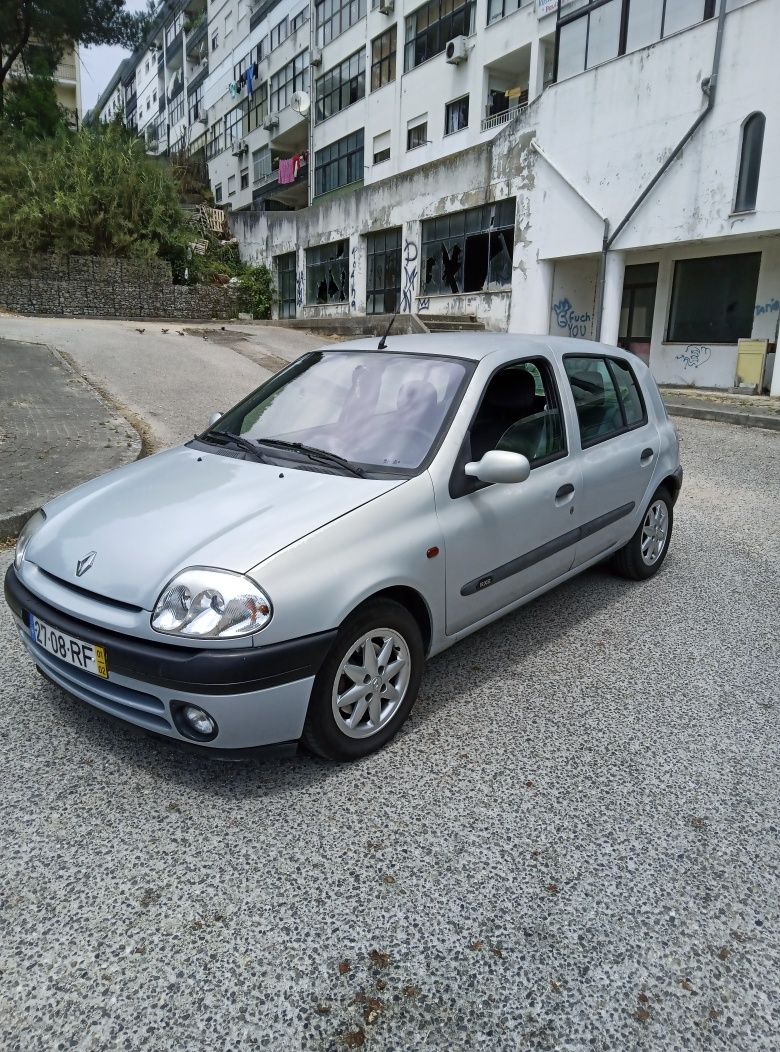 Renault Clio ano 2001 gasoleo