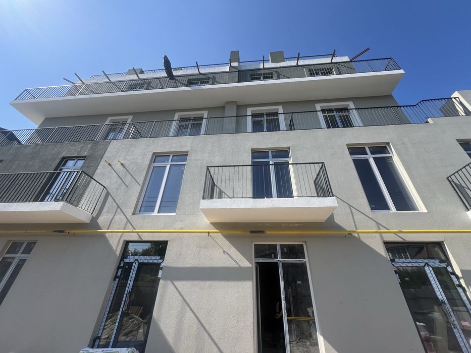 Без %. 1-кім студія з балконом, басейн,вітражні вікна, укриття