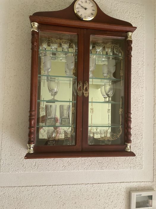 Witryna, szafeczka ścienna z zegarem