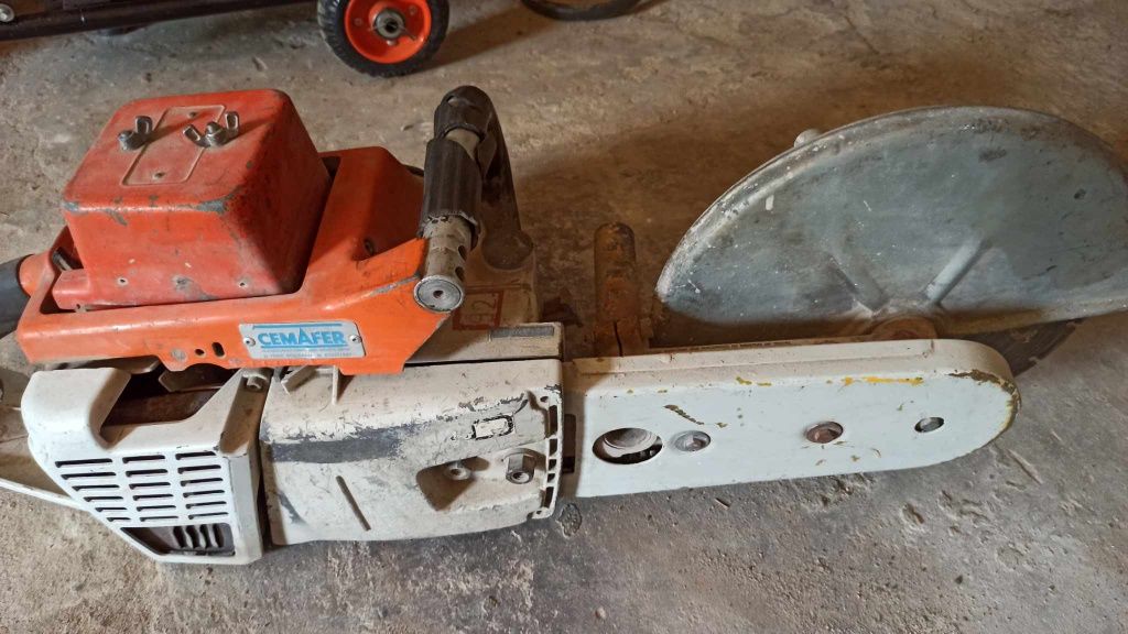 Продам два бензорізи Stihl  wacker дешево