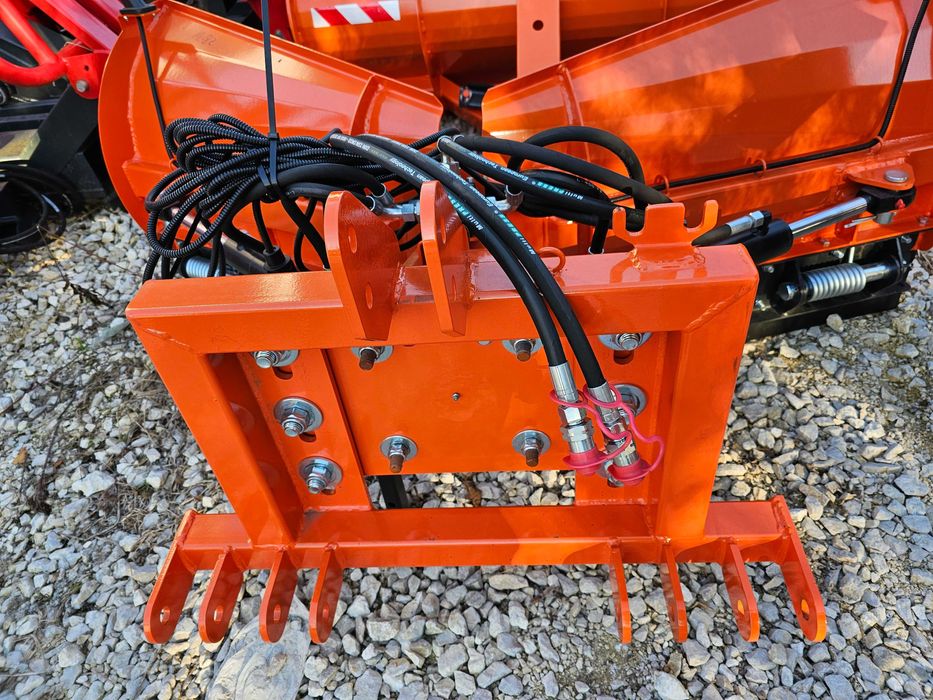 Pług śnieżny do śniegu hydraulicznie składany lekki spych strzałkowy