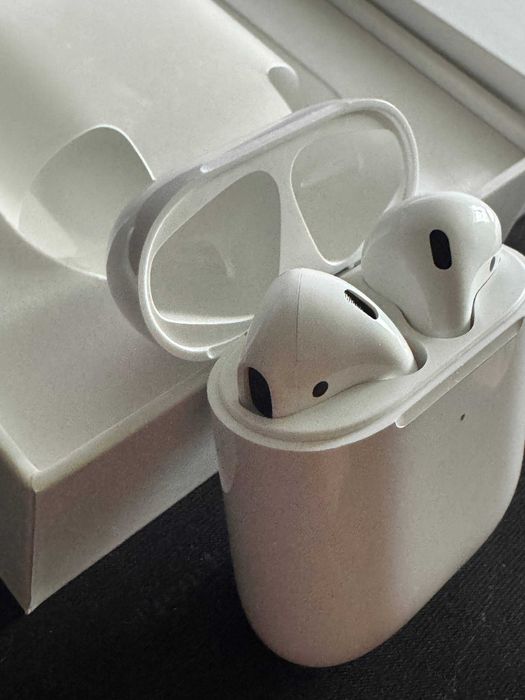 airpods в новому стані