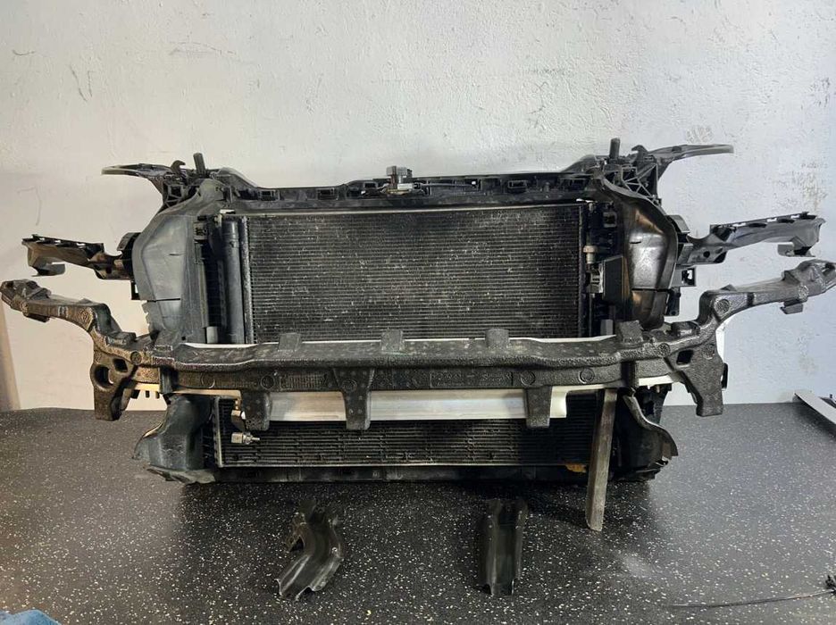 Комплектная панель Audi Q5 80a 8r радиатор основной разборка