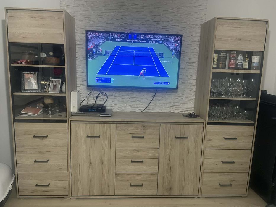 Nowoczesna meblościanka / zestaw mebli do salonu