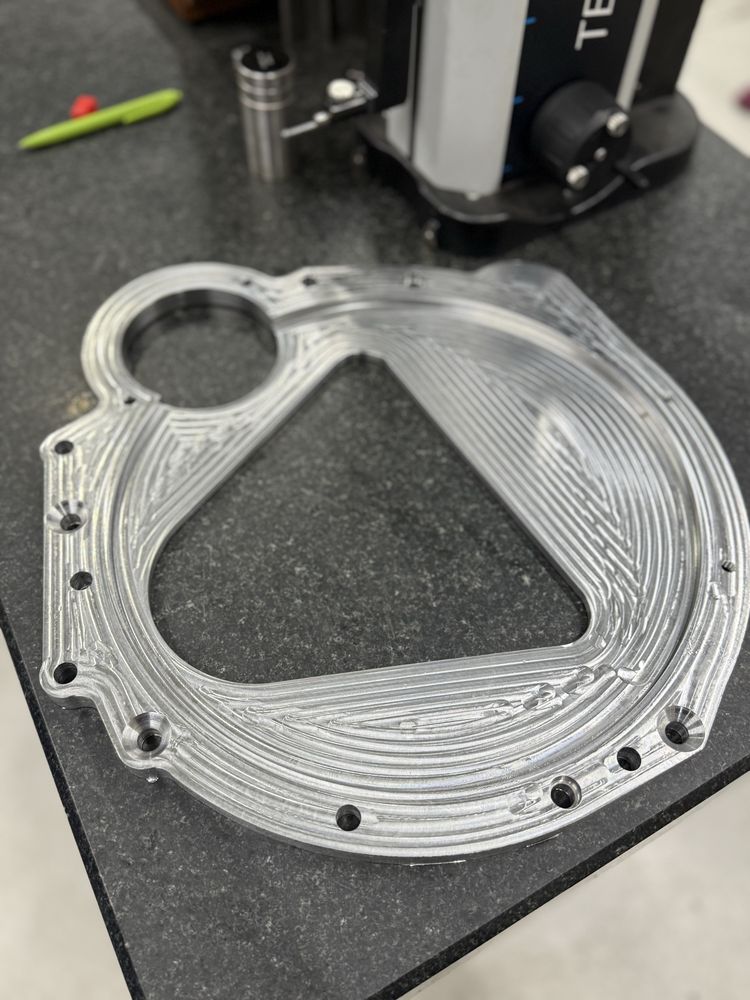 Placa de Adaptação CNC – Caixa BMW 8HP para Motor Cabstar / TD27