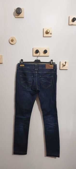 Roupa como nova  .