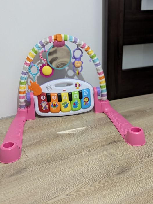 Ігровий килимок Fisher-Price Deluxe Kick & Play Piano Gym.