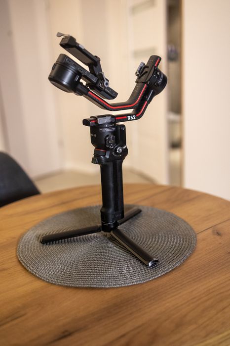 DJI RS 2 Pro – zestaw z pokrowcem + uchwyt do nagrywania wertykalnie
