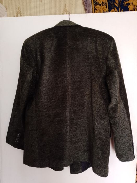 Продається одяг чоловічий.