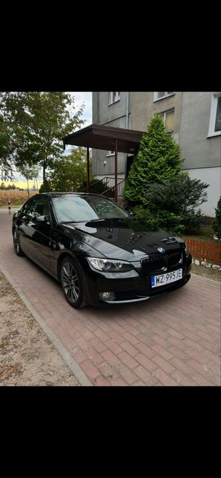 BMW e92 320i.
