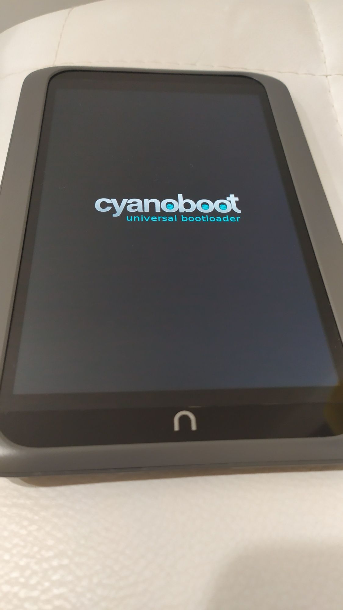 Планшет Barnes&Noble Nook HD 7" BNTV400A
