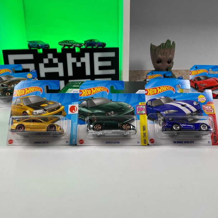 Машинки Ferrari Hot Wheels Хот Вілс Ферарі Оригінальні БМВ Мерседес