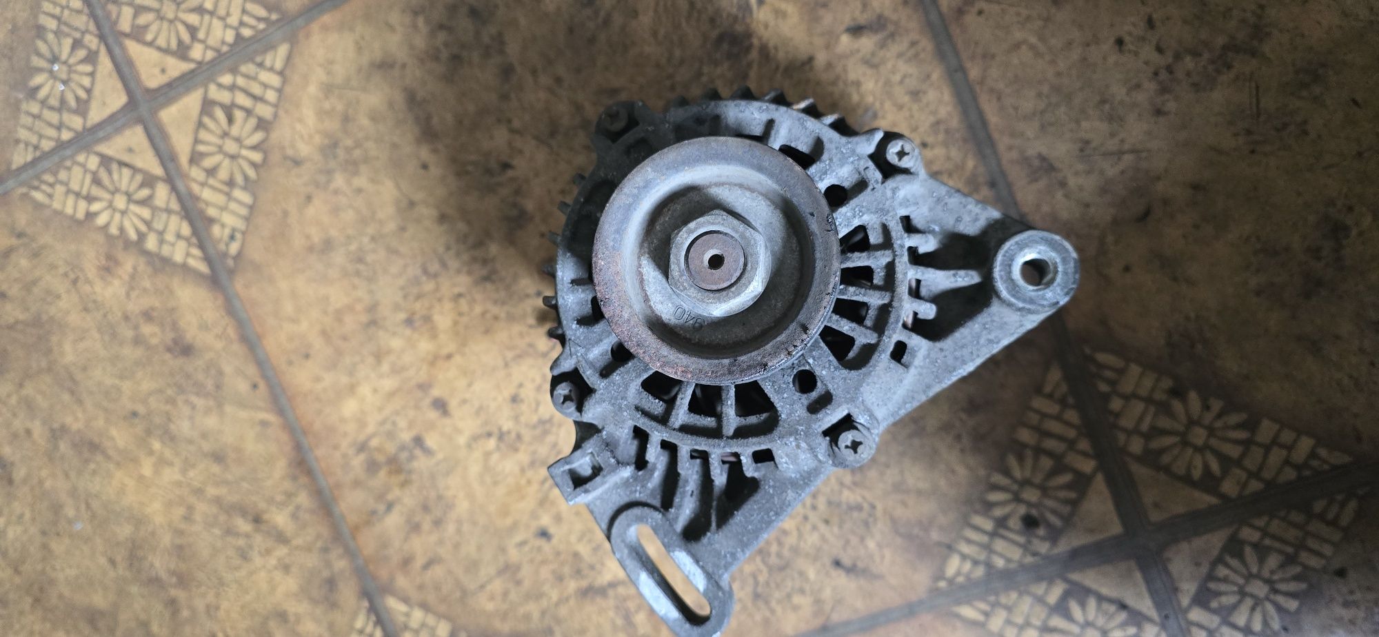 Alternator  Renault Clio 1,2 8.2000.657.30 70 A