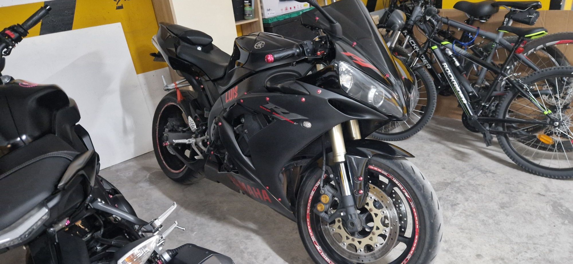 r1  yamaha  de 2005