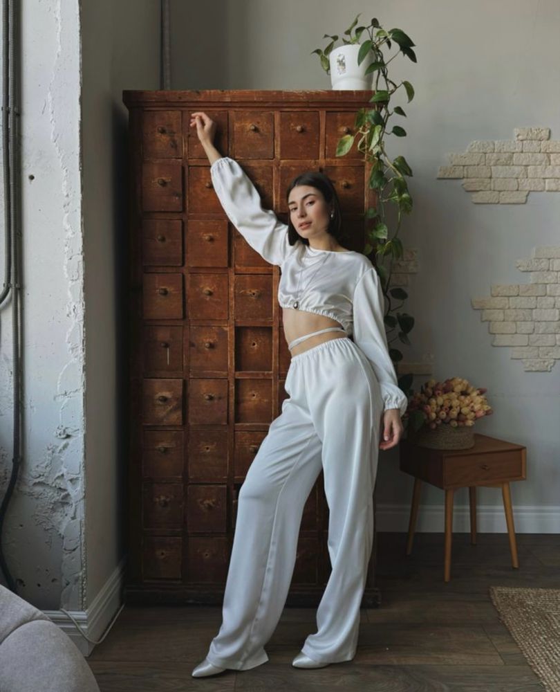 Сатинові штани must have zara