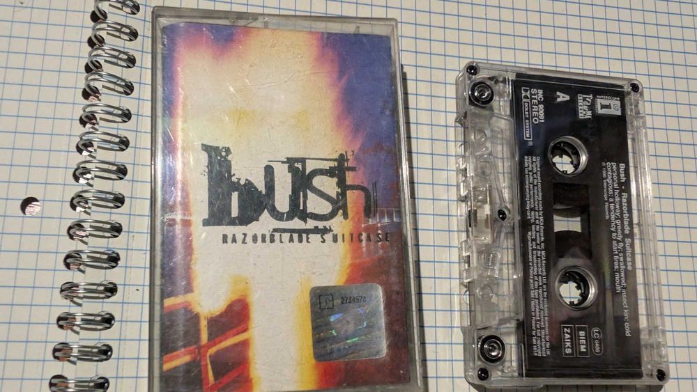 Kaseta Bush Razorblade Suitcase