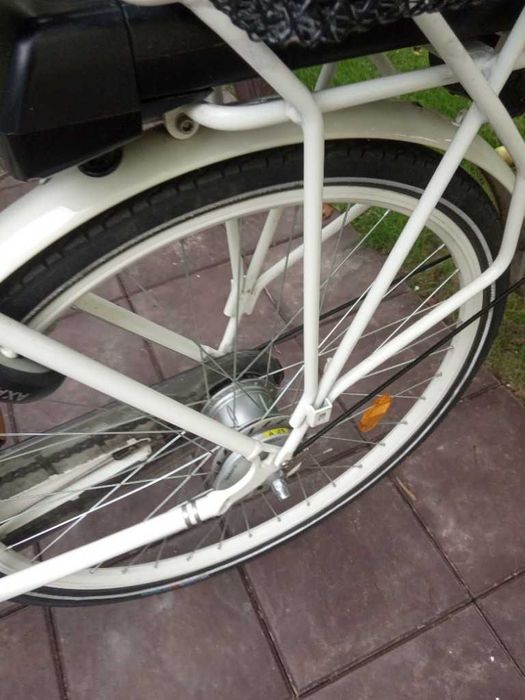 Elektryczny rower damski Batavus Diva E-go LED 2015..