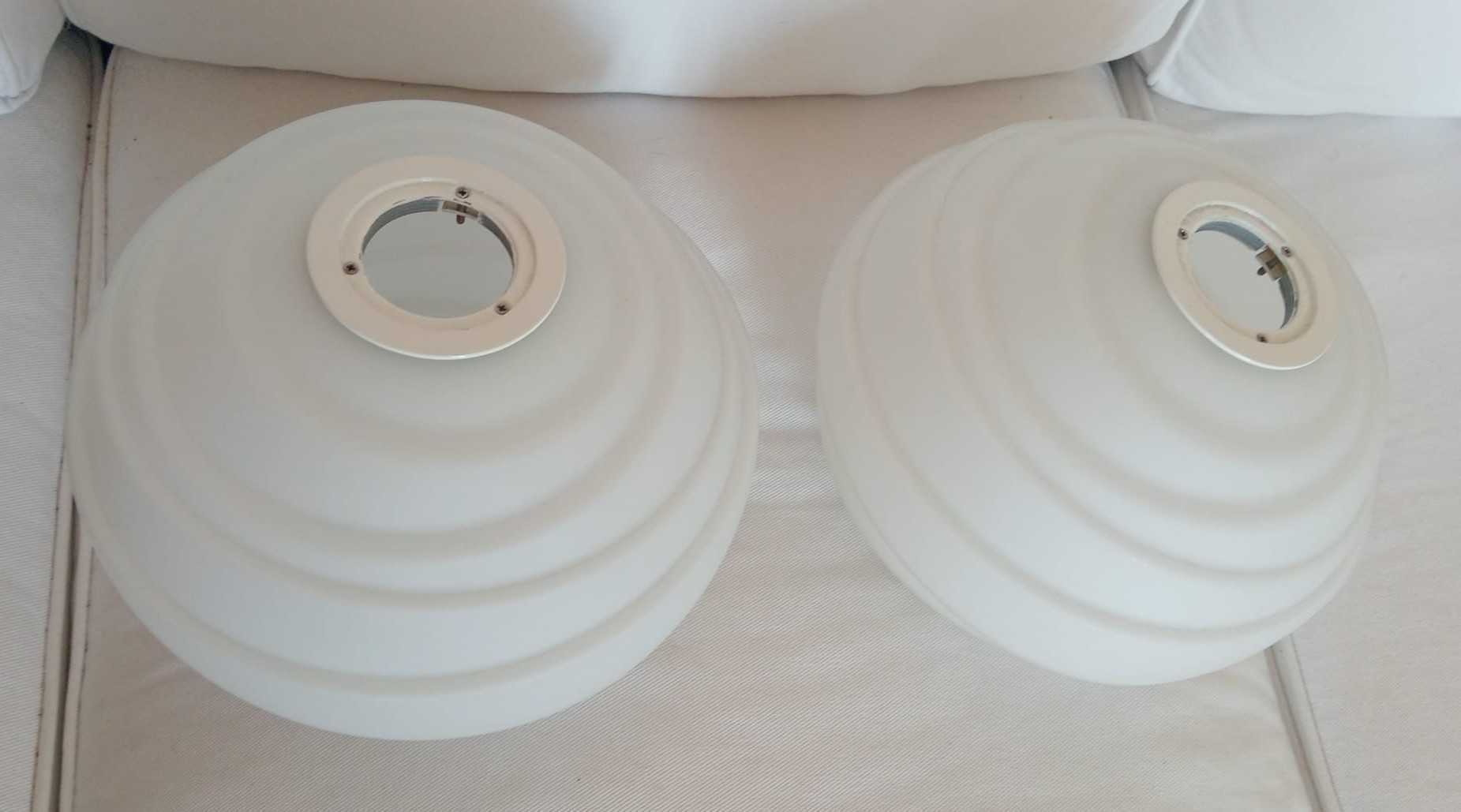 Par candeeiros tecto Suspensos Fritz Hansen atomheart Branco Opalino