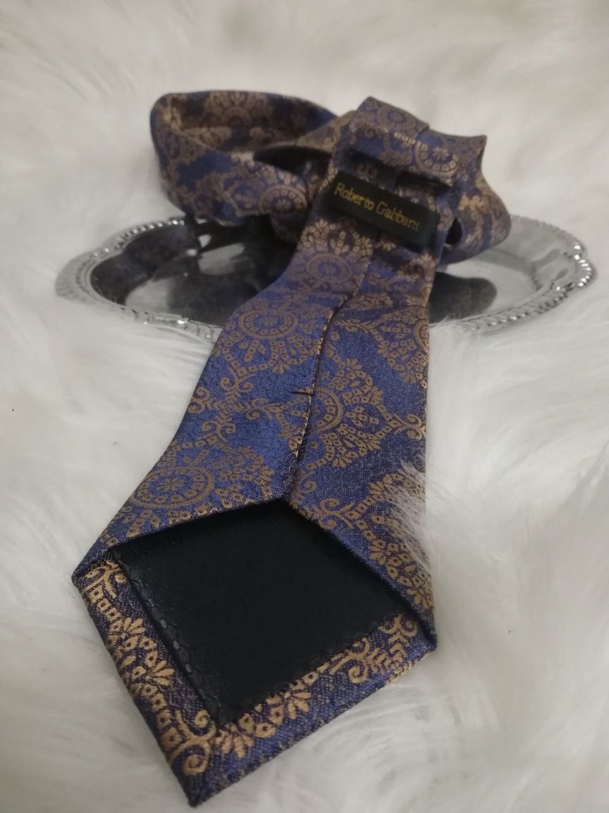 Męska garderoba - krawat Roberto Gabbani.