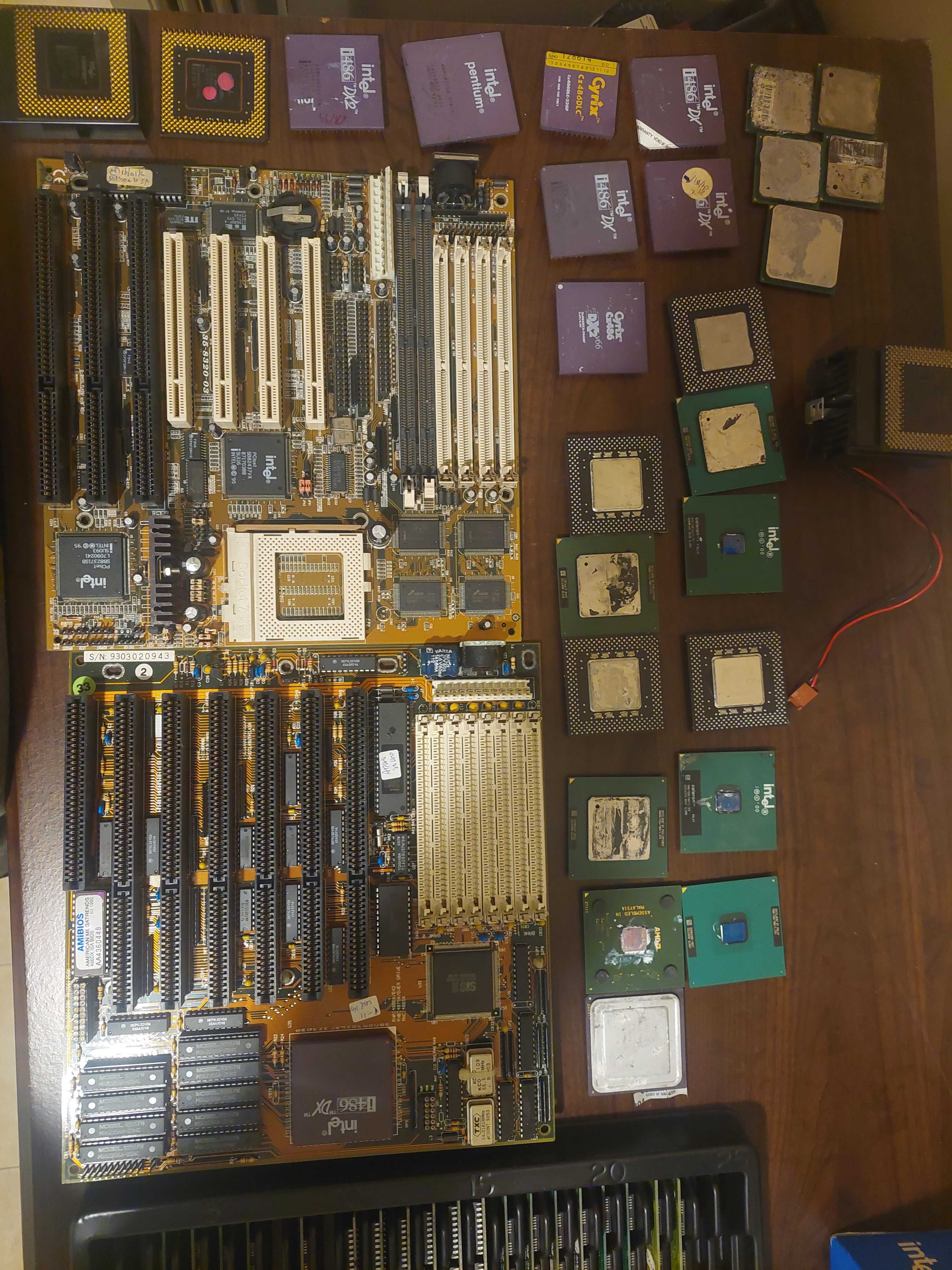 Motherboards processadores e memórias de PC Vintage