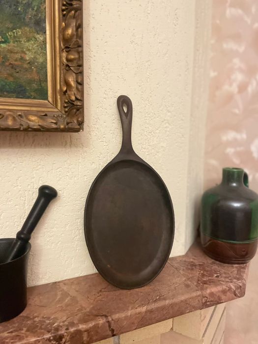 Продам чугунну сковороду