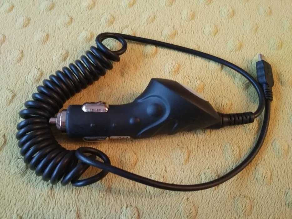 Ładowarka samochodowa z końcówką Micro USB