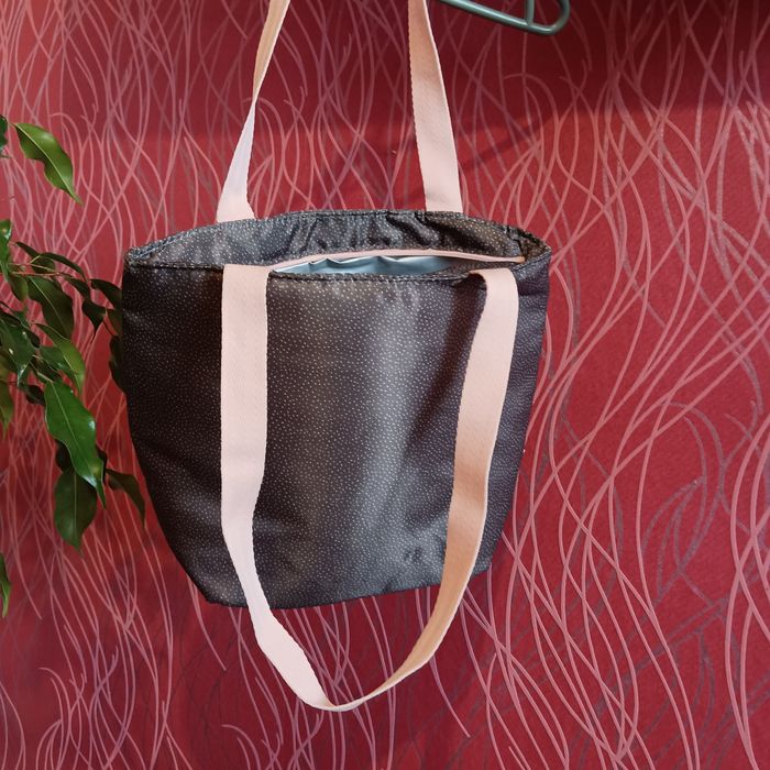 Продам жіночу сумку French connection