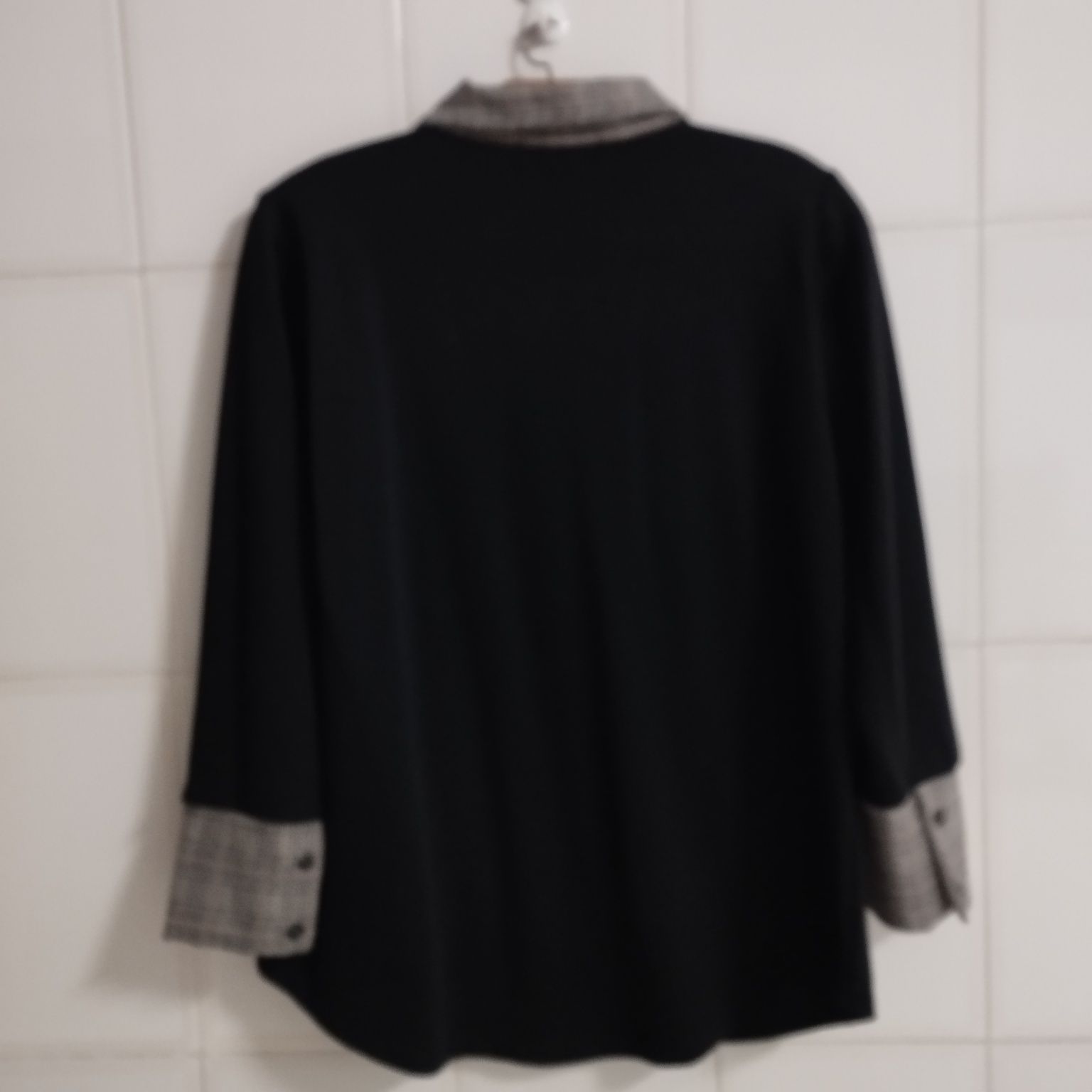 Camisola de marca SCUSI