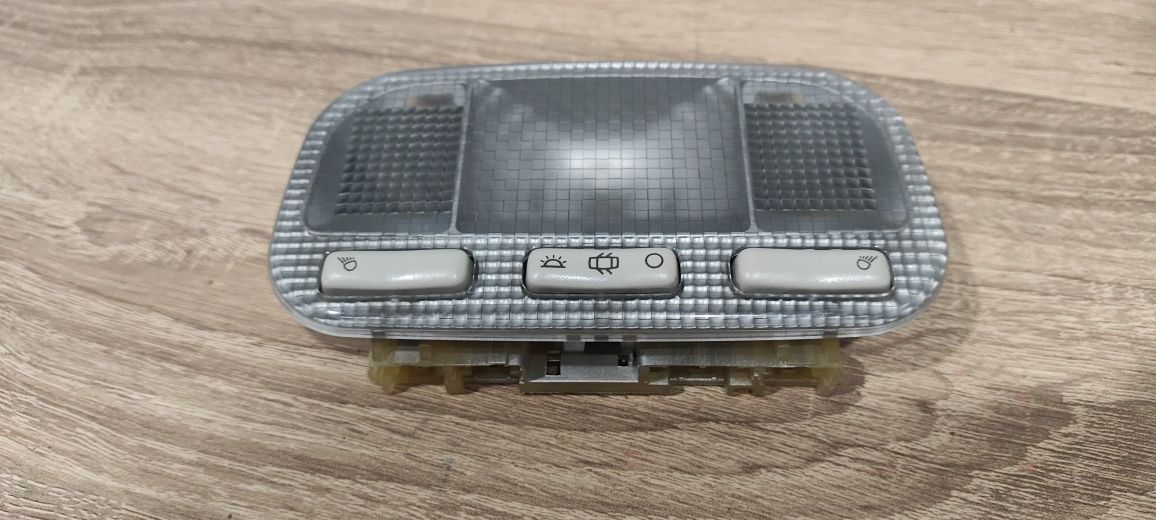 Plafonier ou luz interior para Peugeot ou Citroen.

A funcionar perfei