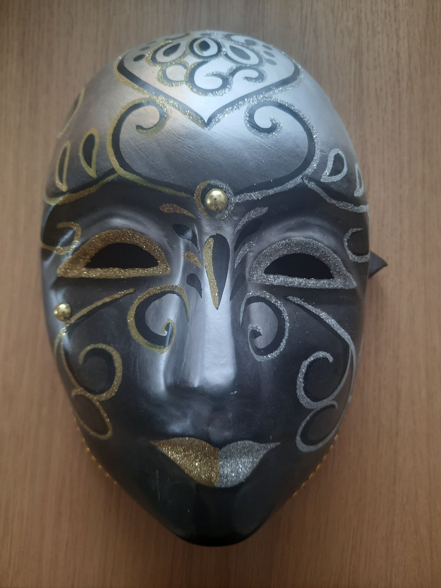 Czarno-złoto-srebrna maska karnawałowa