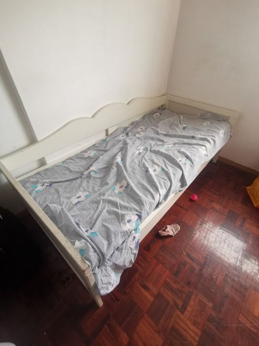 Vendo cama mais colchão 90€