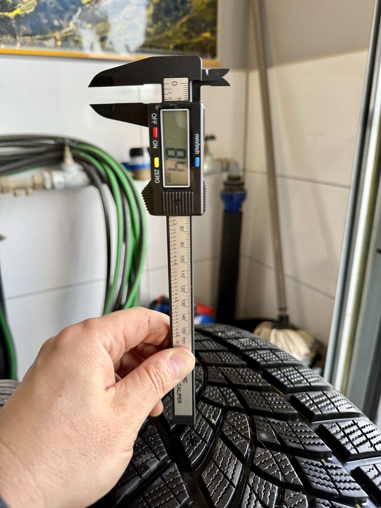 Goodyear Ultragrip Performance + 225 45/R19 96V