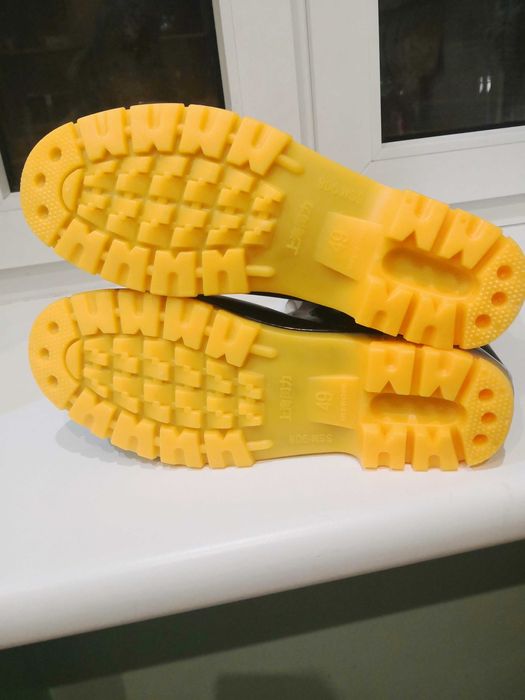 Продаются резиновые сапоги, отличное качество