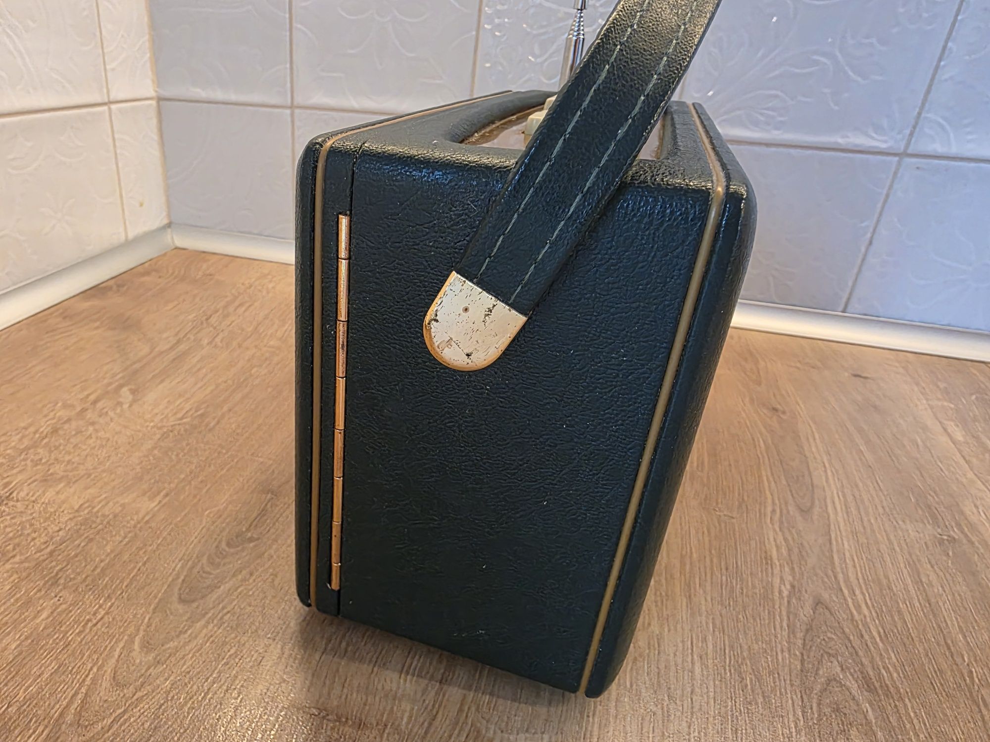 Retro radio ROBERTS r250 ciemno zielone boho