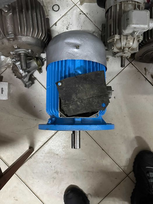 ЭЛЕКТРОДВИГАТЕЛЬ Электромотор  5.5 х 1500