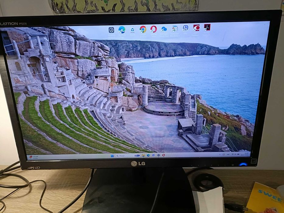 Монітор LG. Flatron 23 дюйма